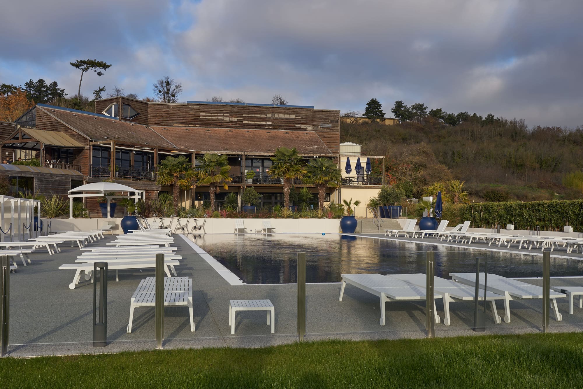 Vue panoramique piscine extérieure