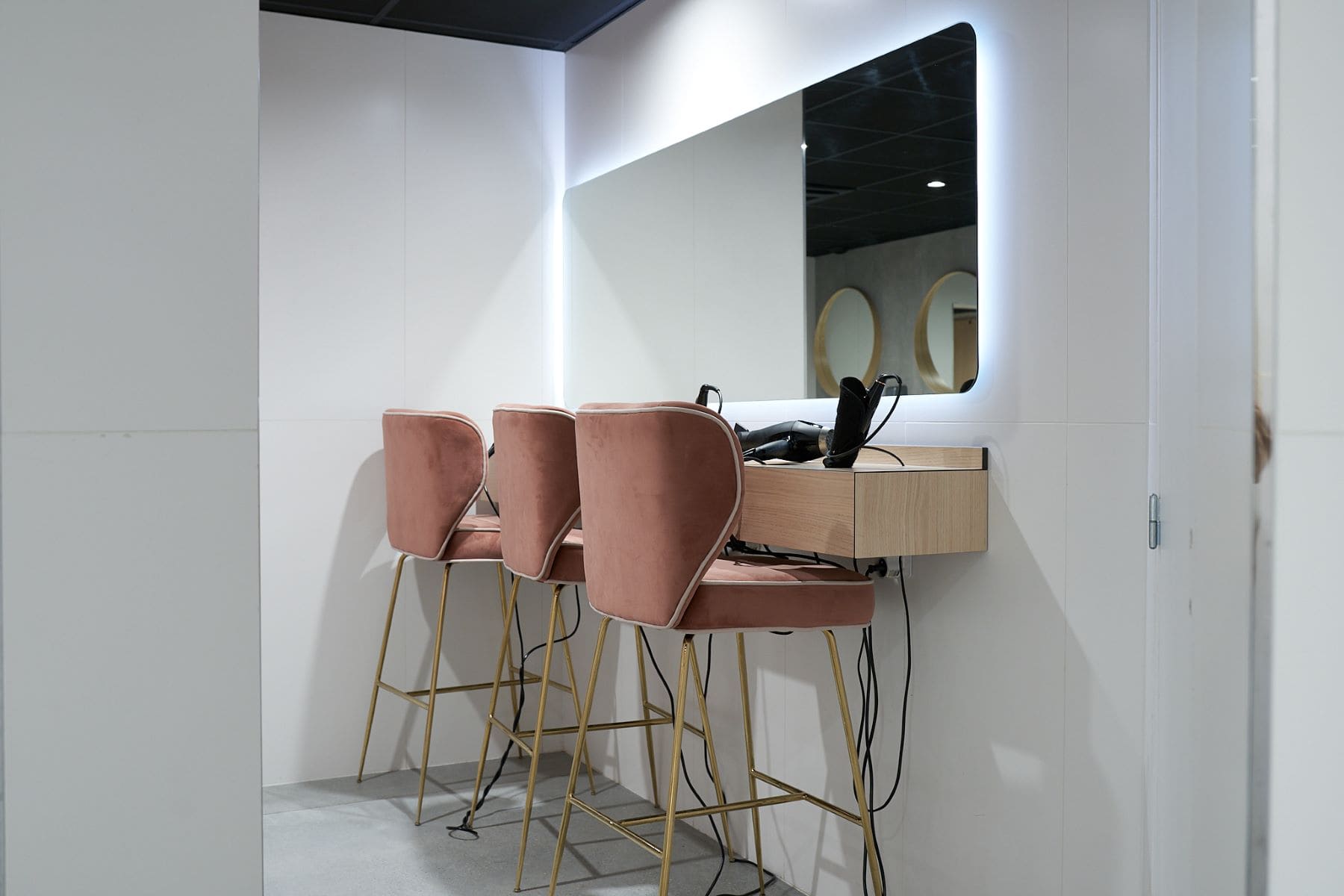 Espace coiffure vestiaires